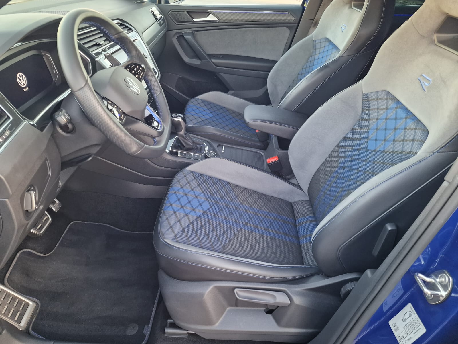 
								Volkswagen Tiguan 2.0 TSI R 4Motion DSG full									