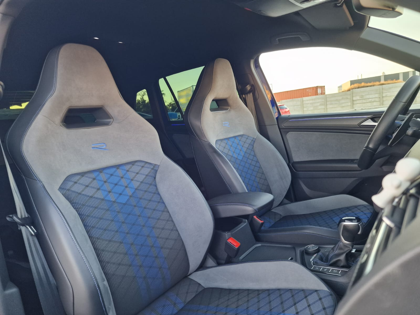
								Volkswagen Tiguan 2.0 TSI R 4Motion DSG full									