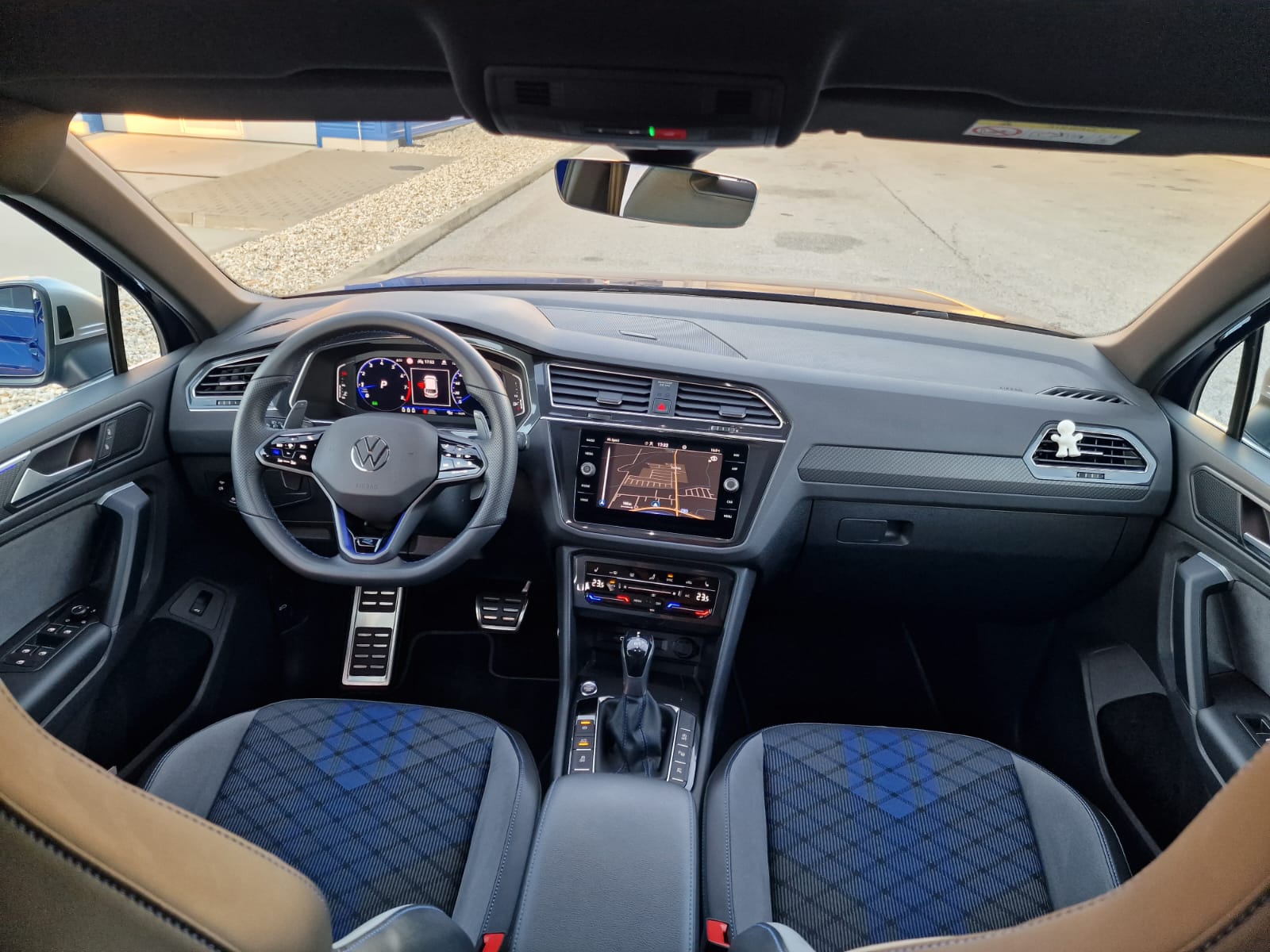 
								Volkswagen Tiguan 2.0 TSI R 4Motion DSG full									