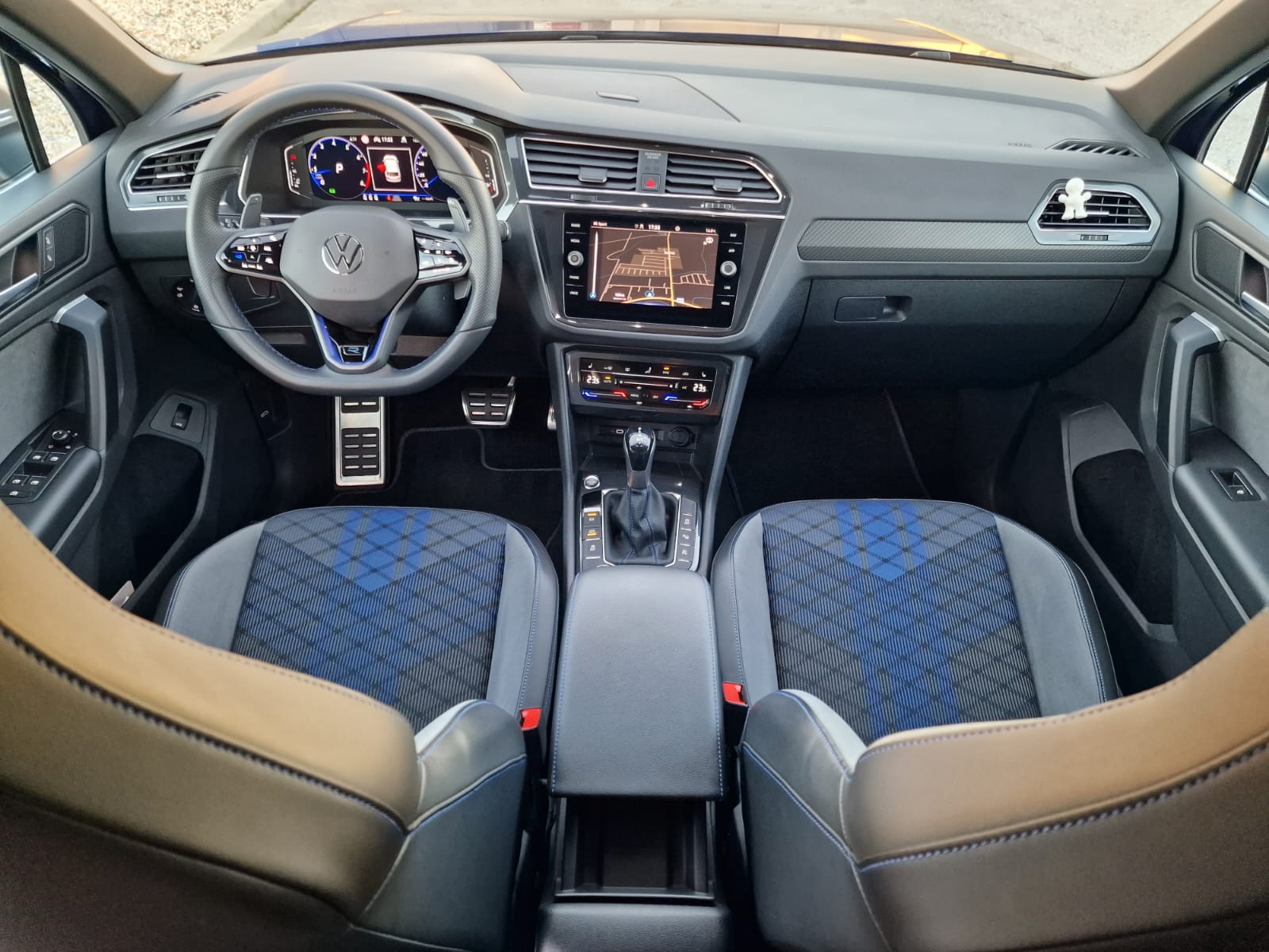 
								Volkswagen Tiguan 2.0 TSI R 4Motion DSG full									