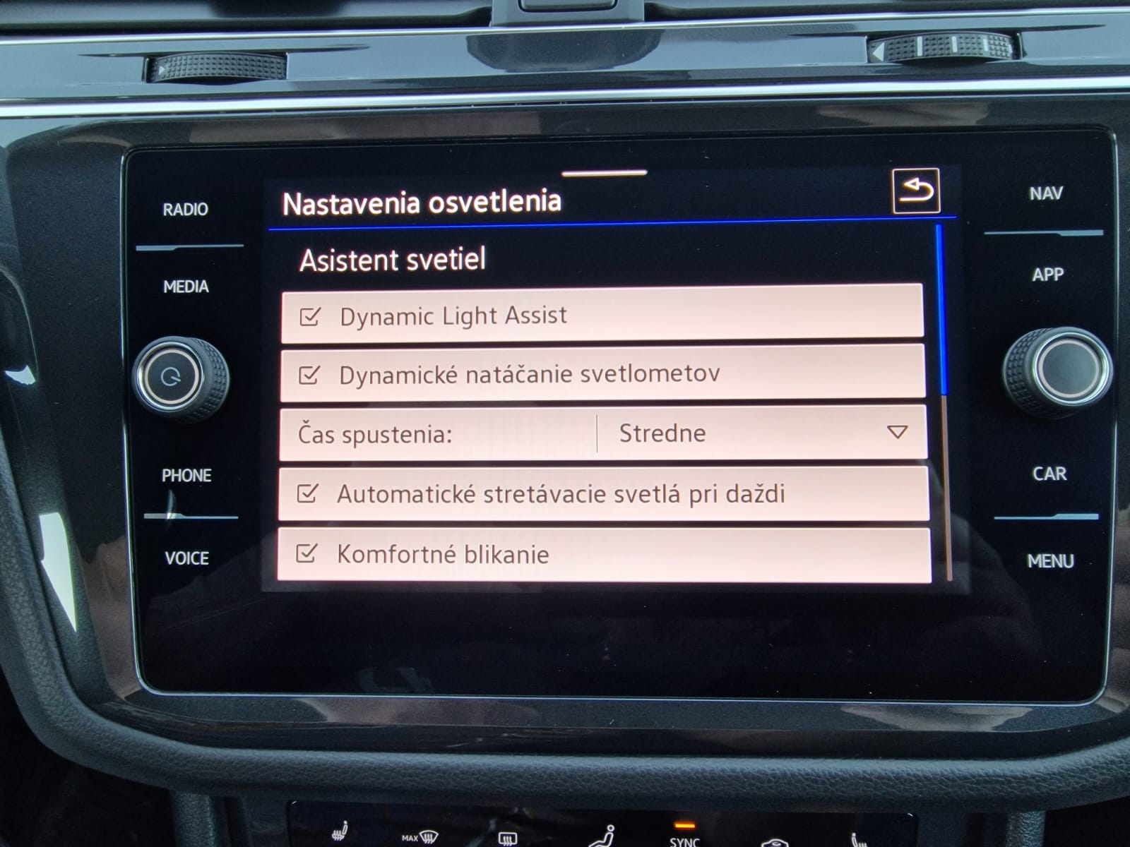 
								Volkswagen Tiguan 2.0 TSI R 4Motion DSG full									
