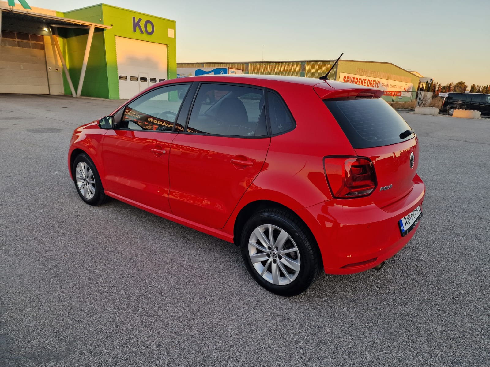 
								Volkswagen Polo 1.2 TSI BMT Highline SLOVAKIA full									