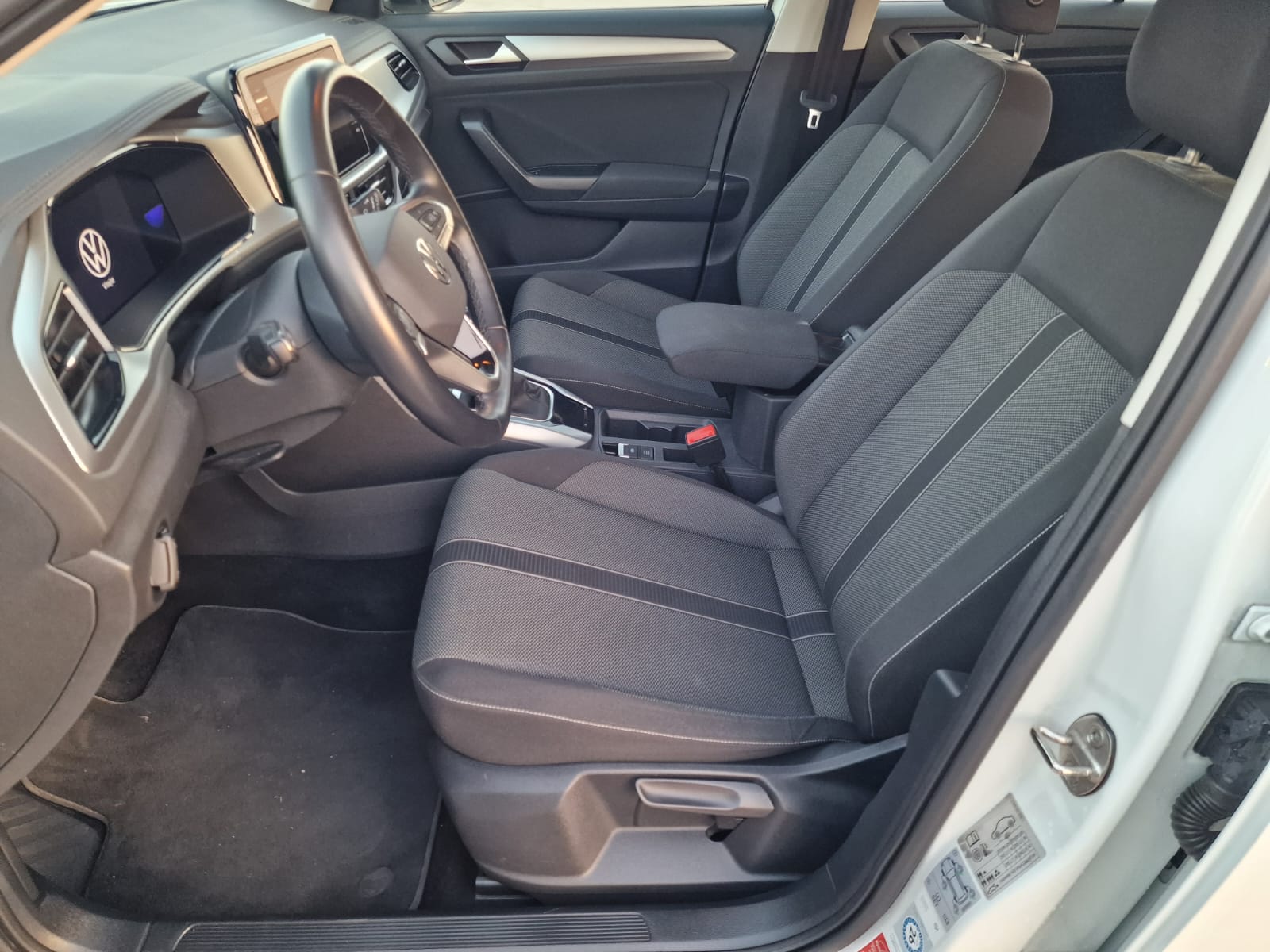 
								Volkswagen T-Roc 2.0 TDI Life DSG full									