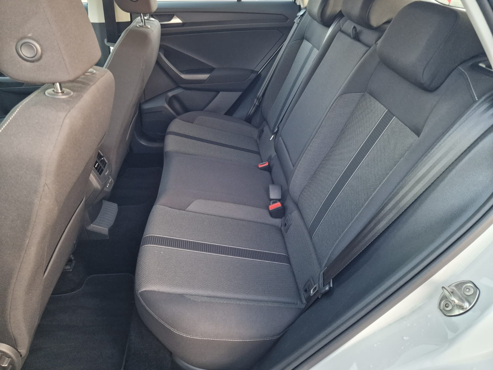 
								Volkswagen T-Roc 2.0 TDI Life DSG full									