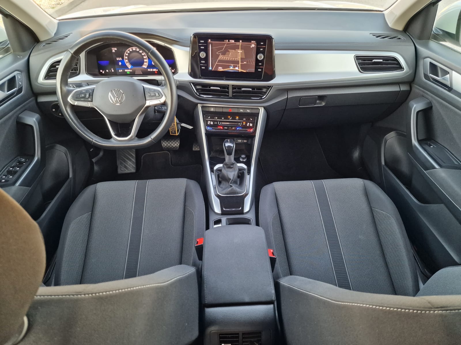 
								Volkswagen T-Roc 2.0 TDI Life DSG full									