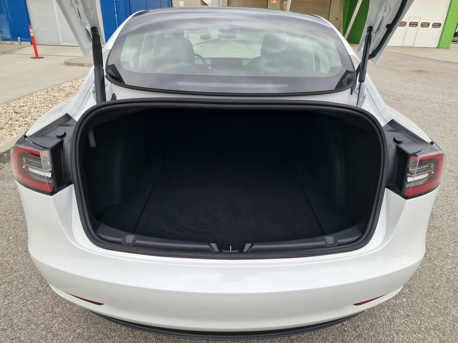 
								Tesla Model 3 Long Range Dual Motor + Ťažné full									