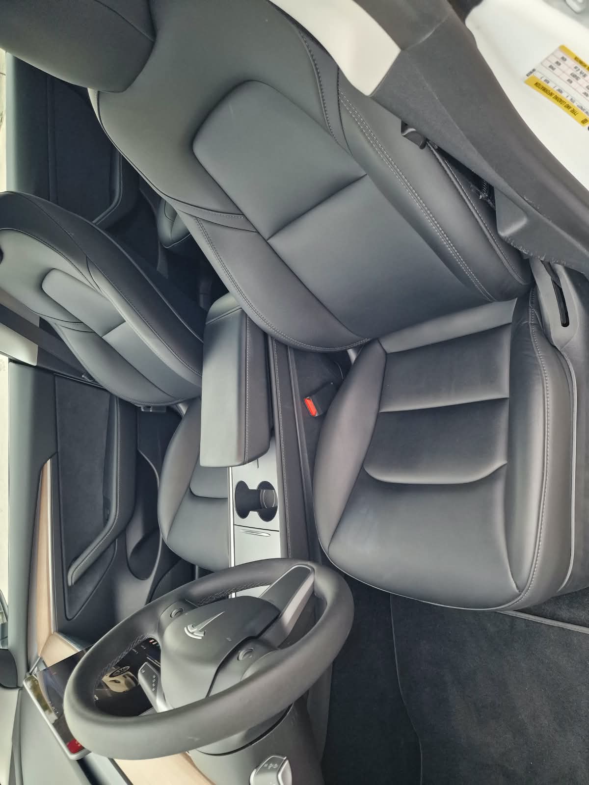 
								Tesla Model 3 Long Range Dual Motor + Ťažné full									