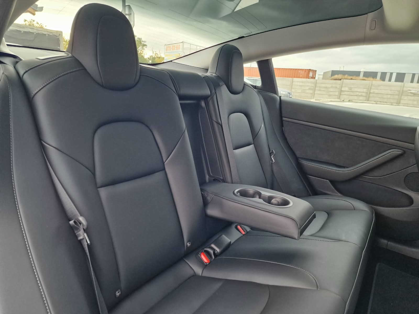 
								Tesla Model 3 Long Range Dual Motor + Ťažné full									