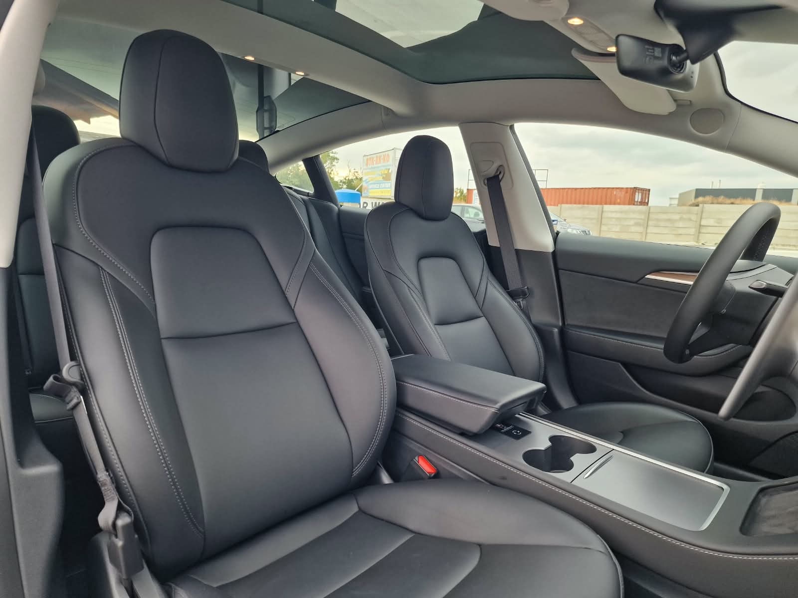 
								Tesla Model 3 Long Range Dual Motor + Ťažné full									