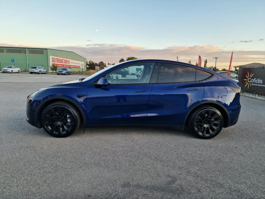Tesla Model Y Standard Range RWD 60kWh s ťažným