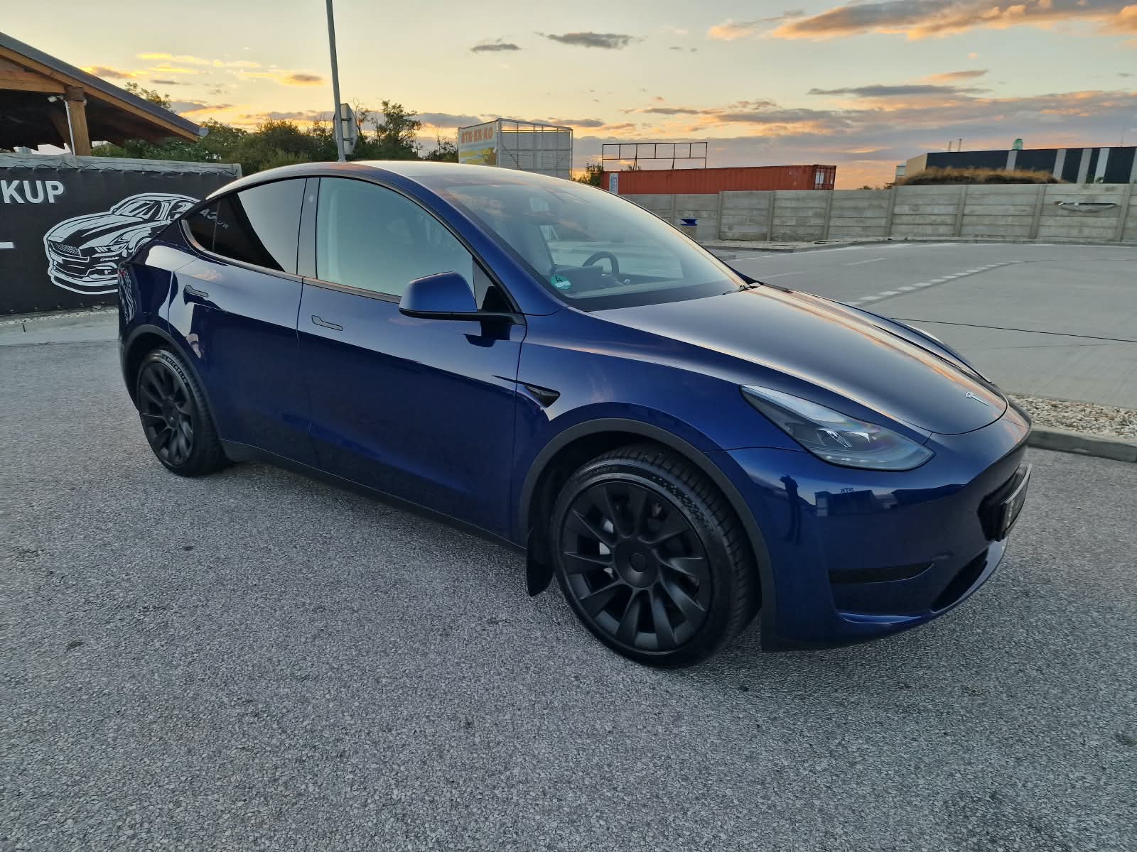 
								Tesla Model Y Standard Range RWD 60kWh s ťažným full									