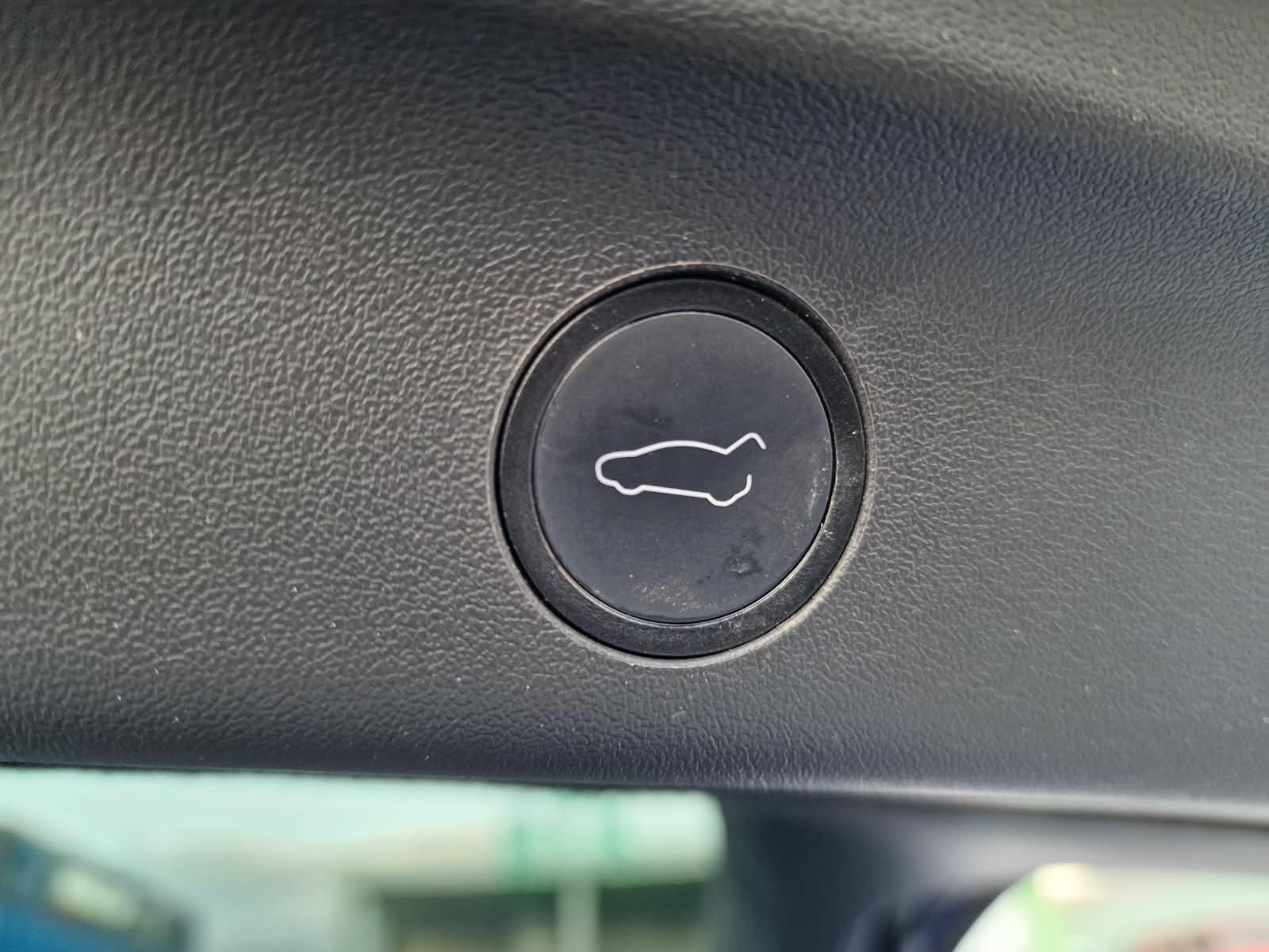 
								Tesla Model Y Standard Range RWD 60kWh s ťažným full									