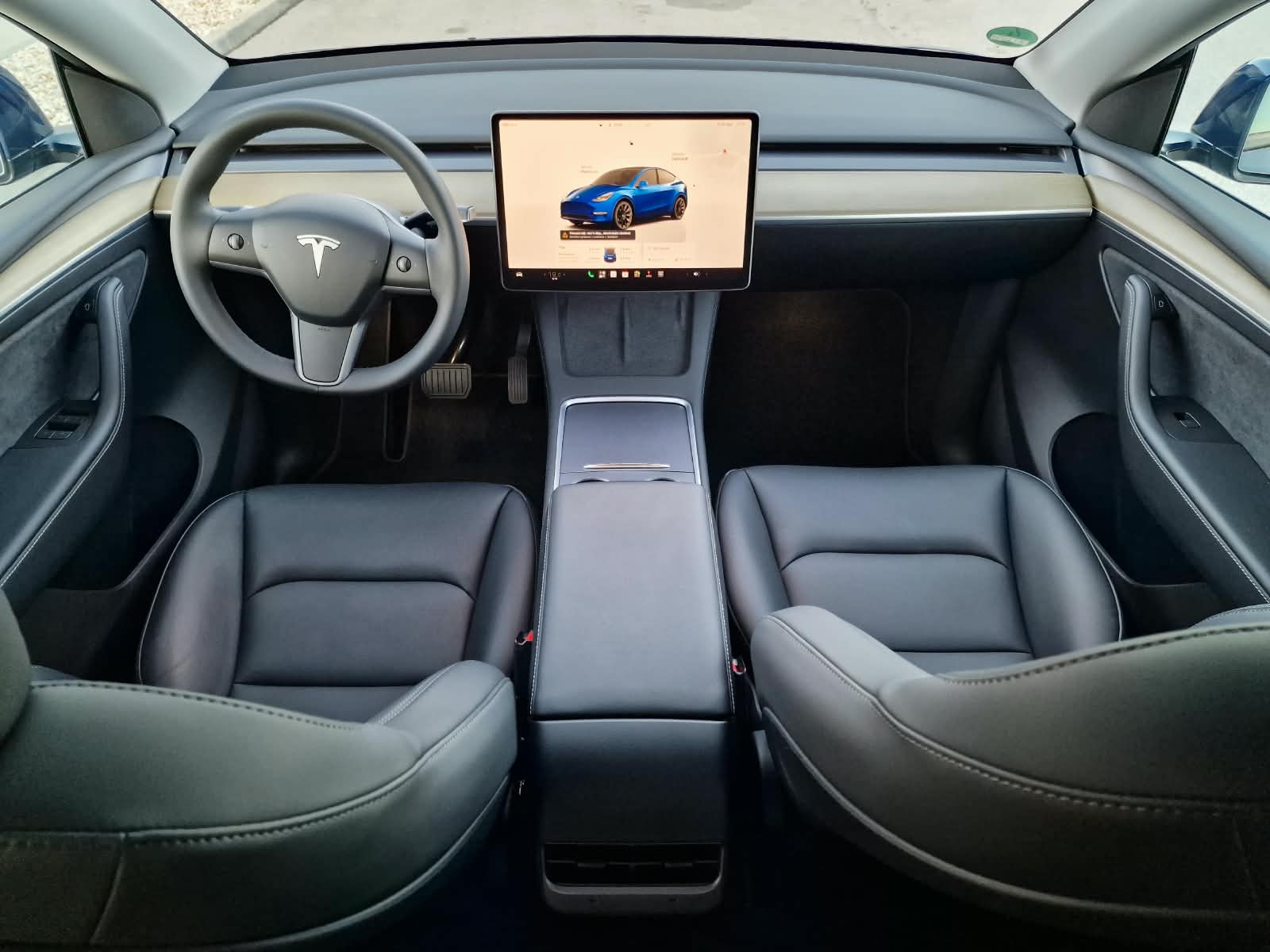 
								Tesla Model Y Standard Range RWD 60kWh s ťažným full									