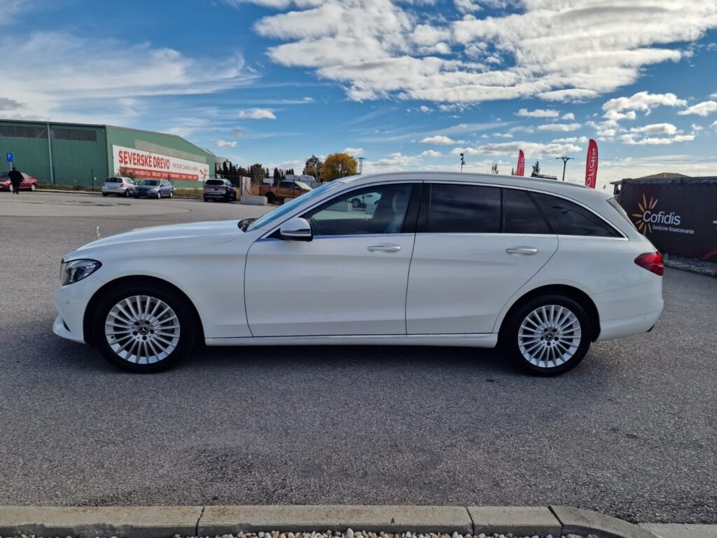 Mercedes-Benz C trieda Kombi 220 d 4matic 9G