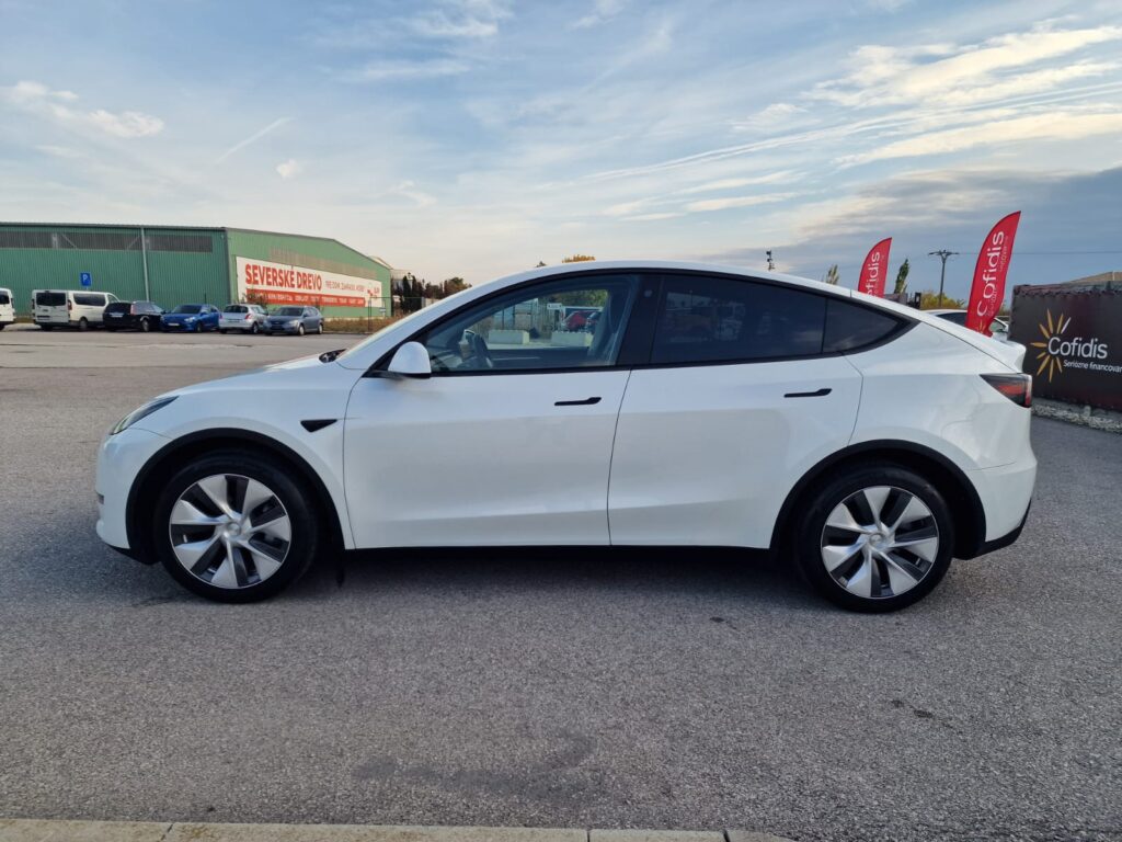 Tesla Model Y Long Range Dual Motor + predĺžená záruka