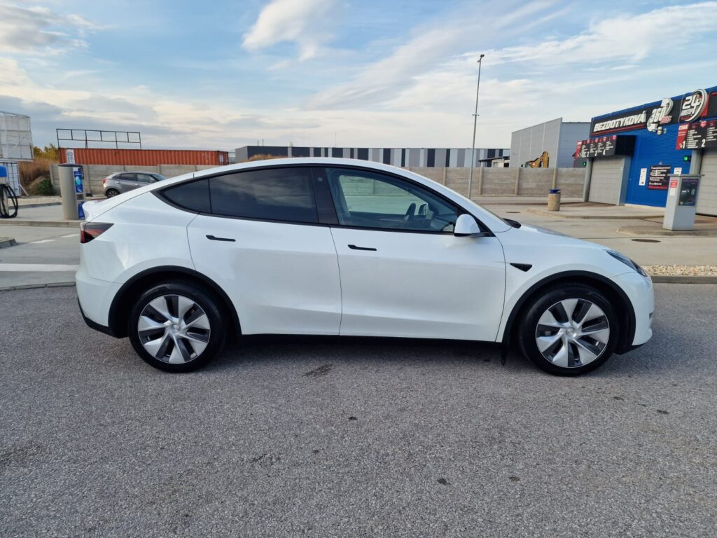 Tesla Model Y Long Range Dual Motor + predĺžená záruka